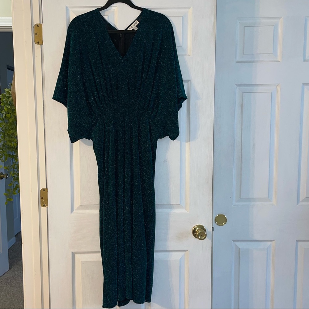 She + Sky Emerald Midi Dress NWOT